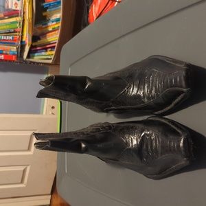 GUC men's black Impulse boots, size 9M NO BOX